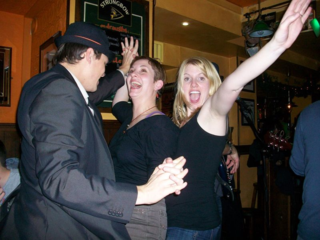 Dancing-bar-02